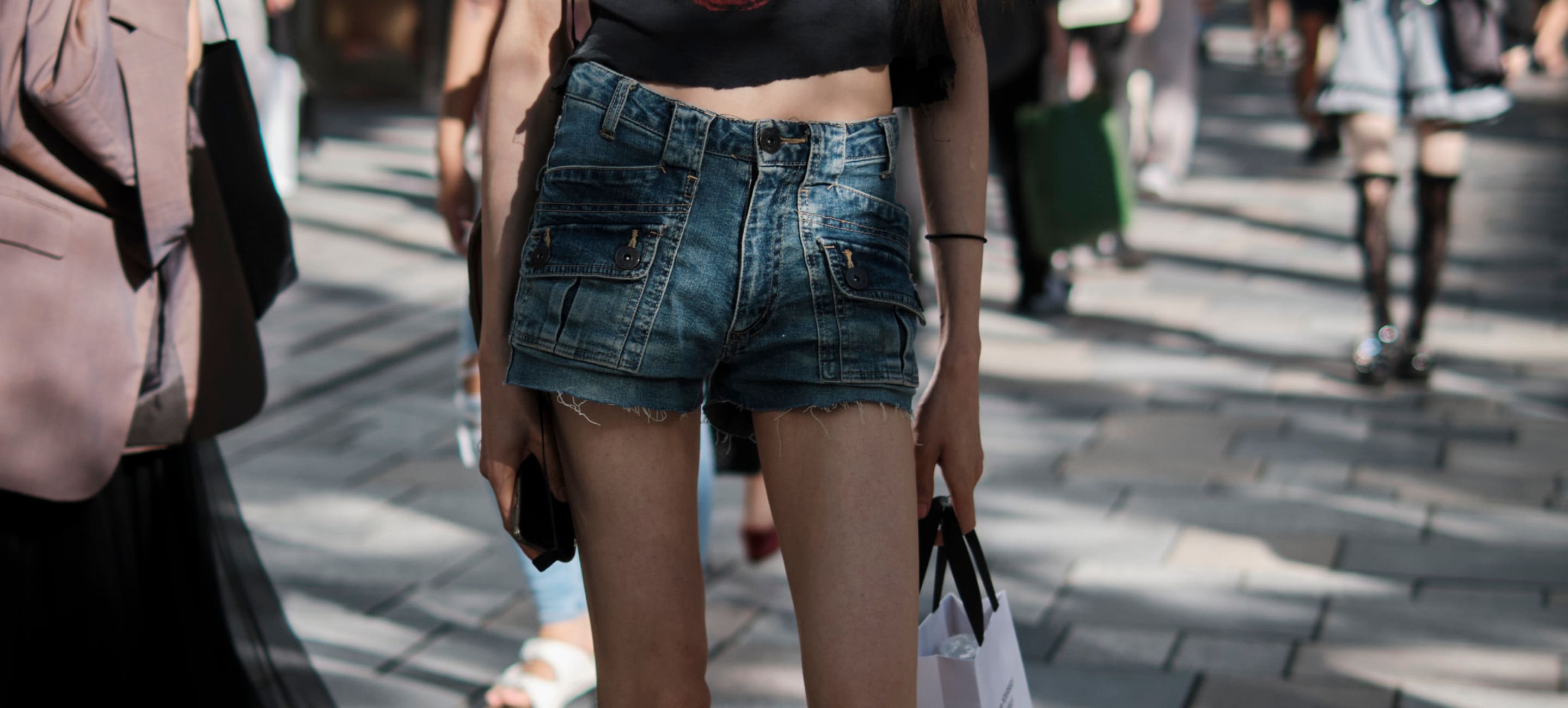 How To Elegantly Style Jean Shorts: A Guide For Women