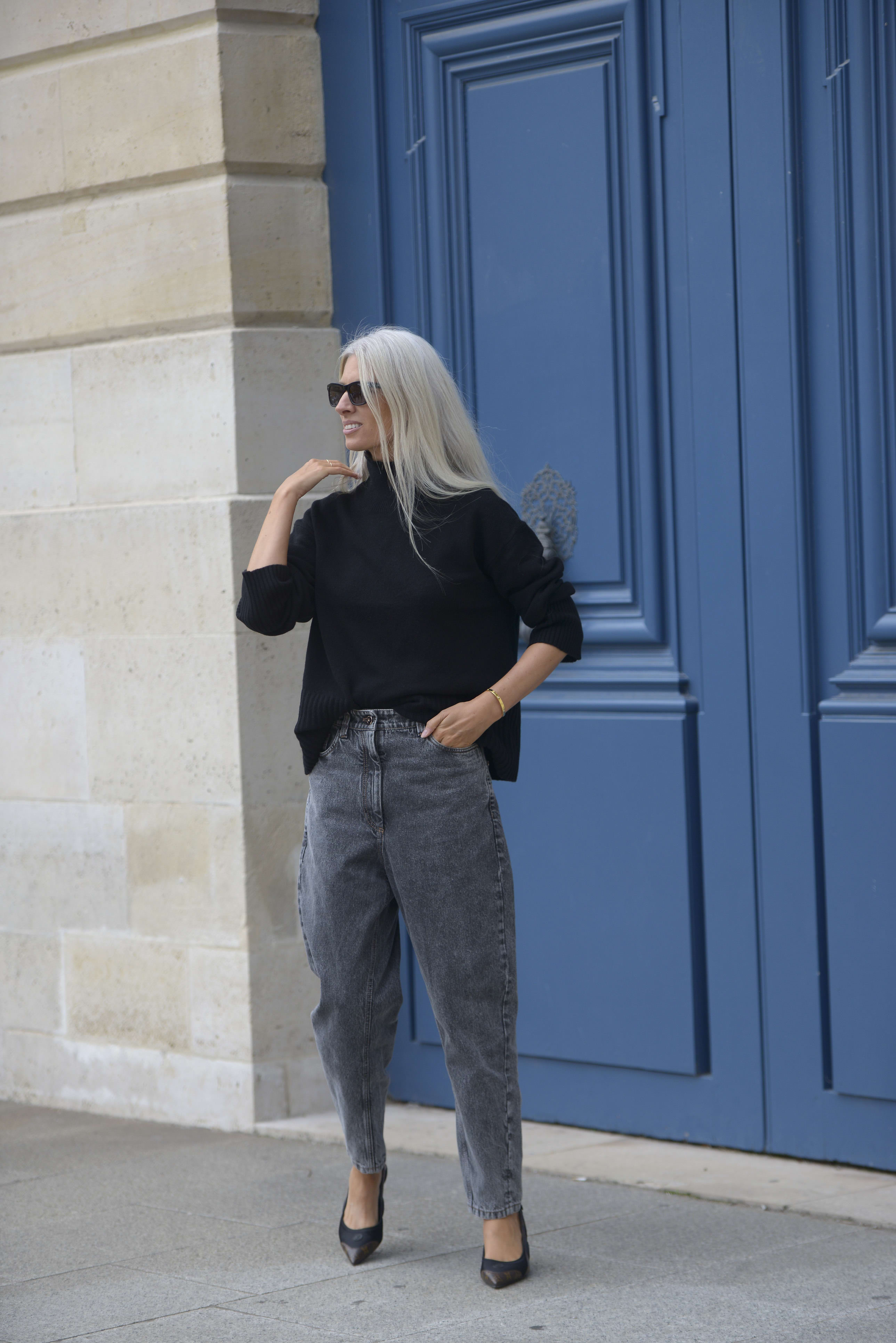 How to wear mom jeans to go with any outfit - TODAY