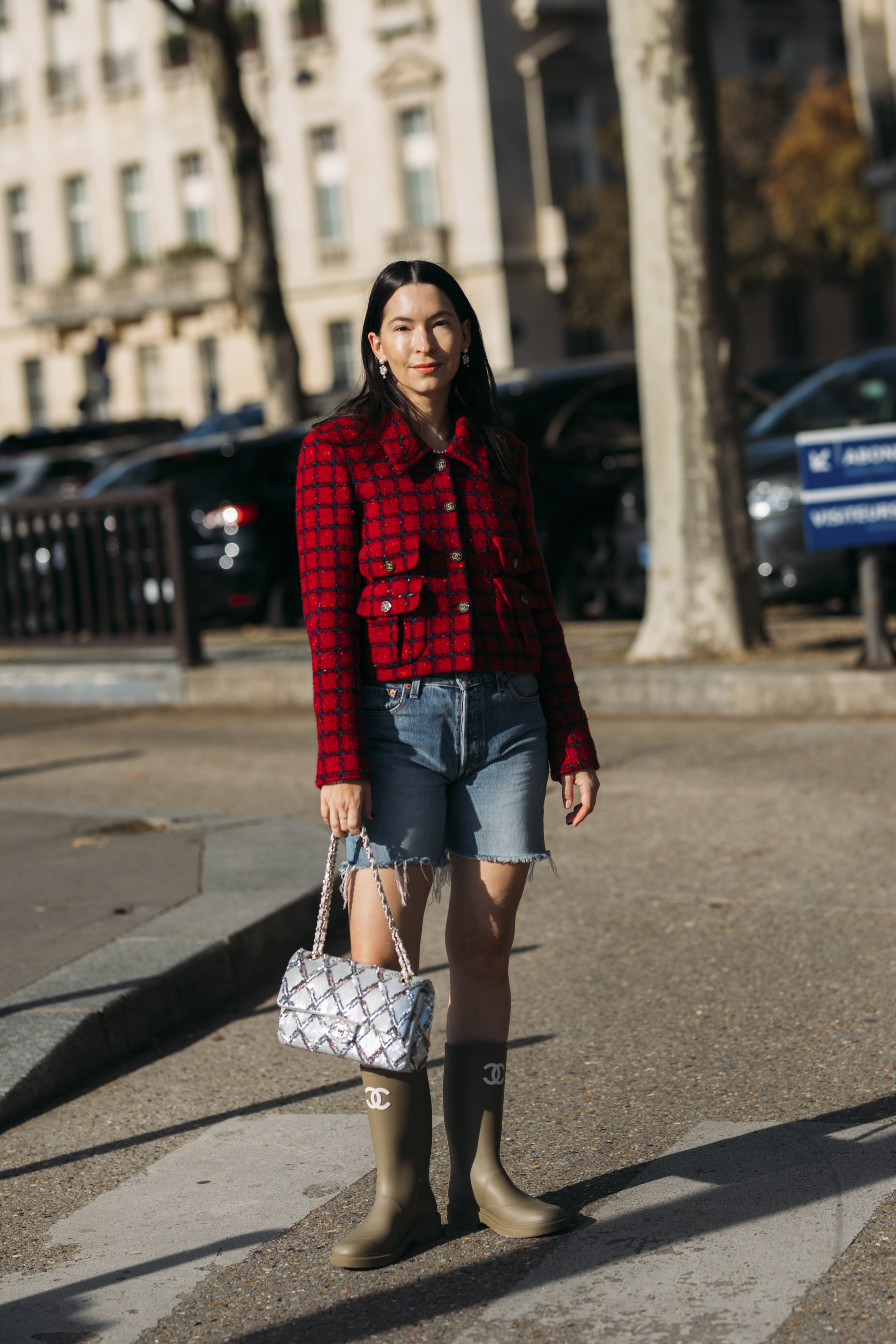 How To Elegantly Style Jean Shorts: A Guide For Women