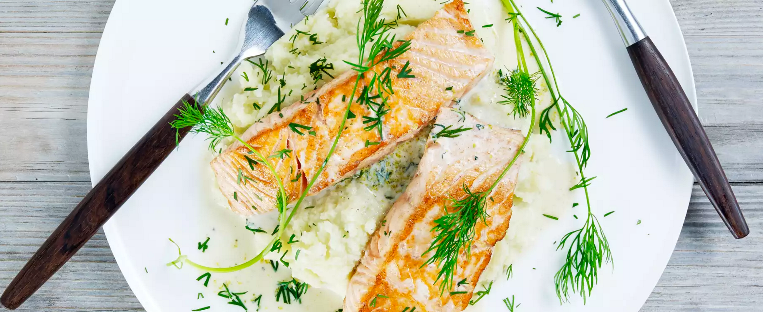 Pannestekt laks med blomkålstappe og dillsjy til hovedrett?