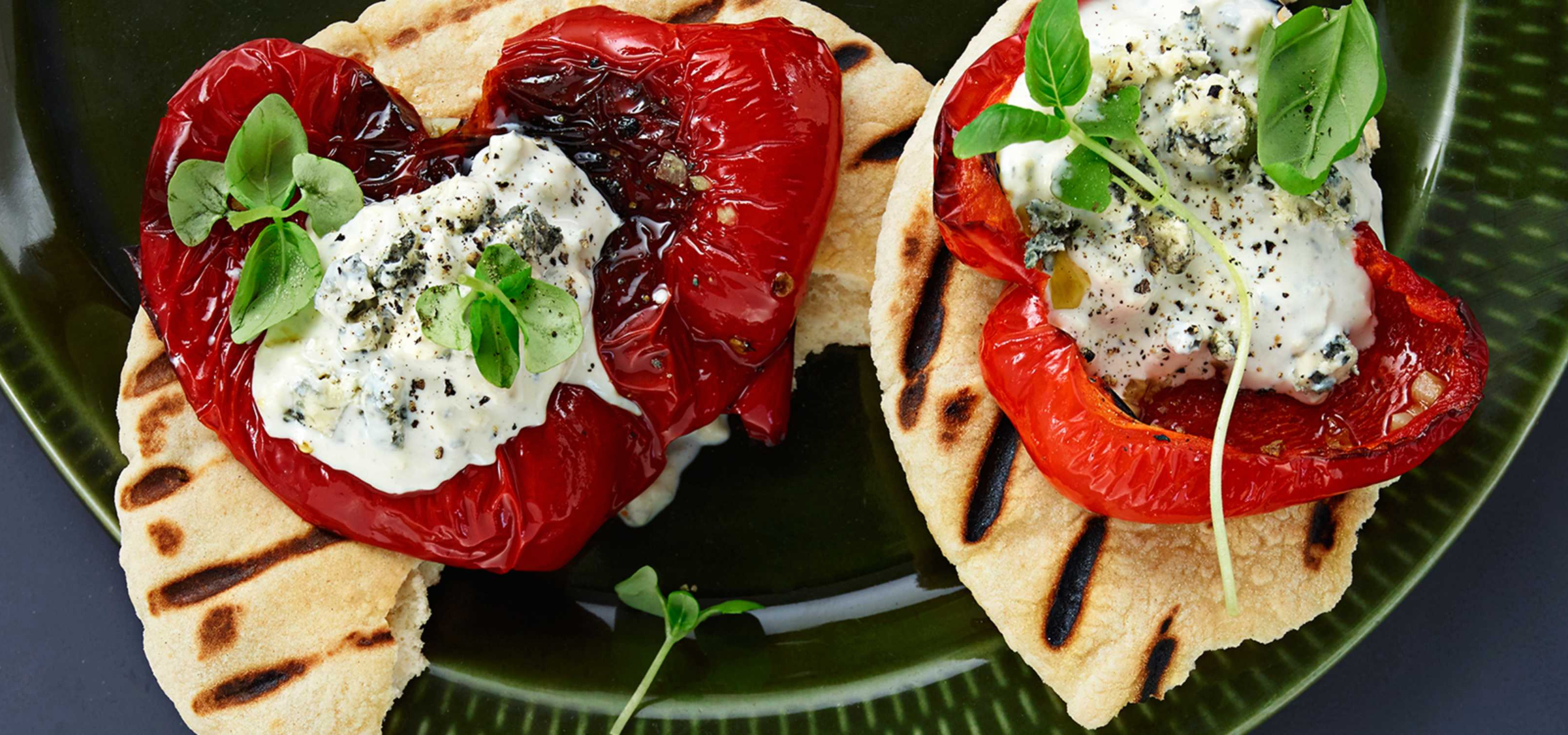 Helgrillet paprika i wrap eller pita, en garantert suksess.