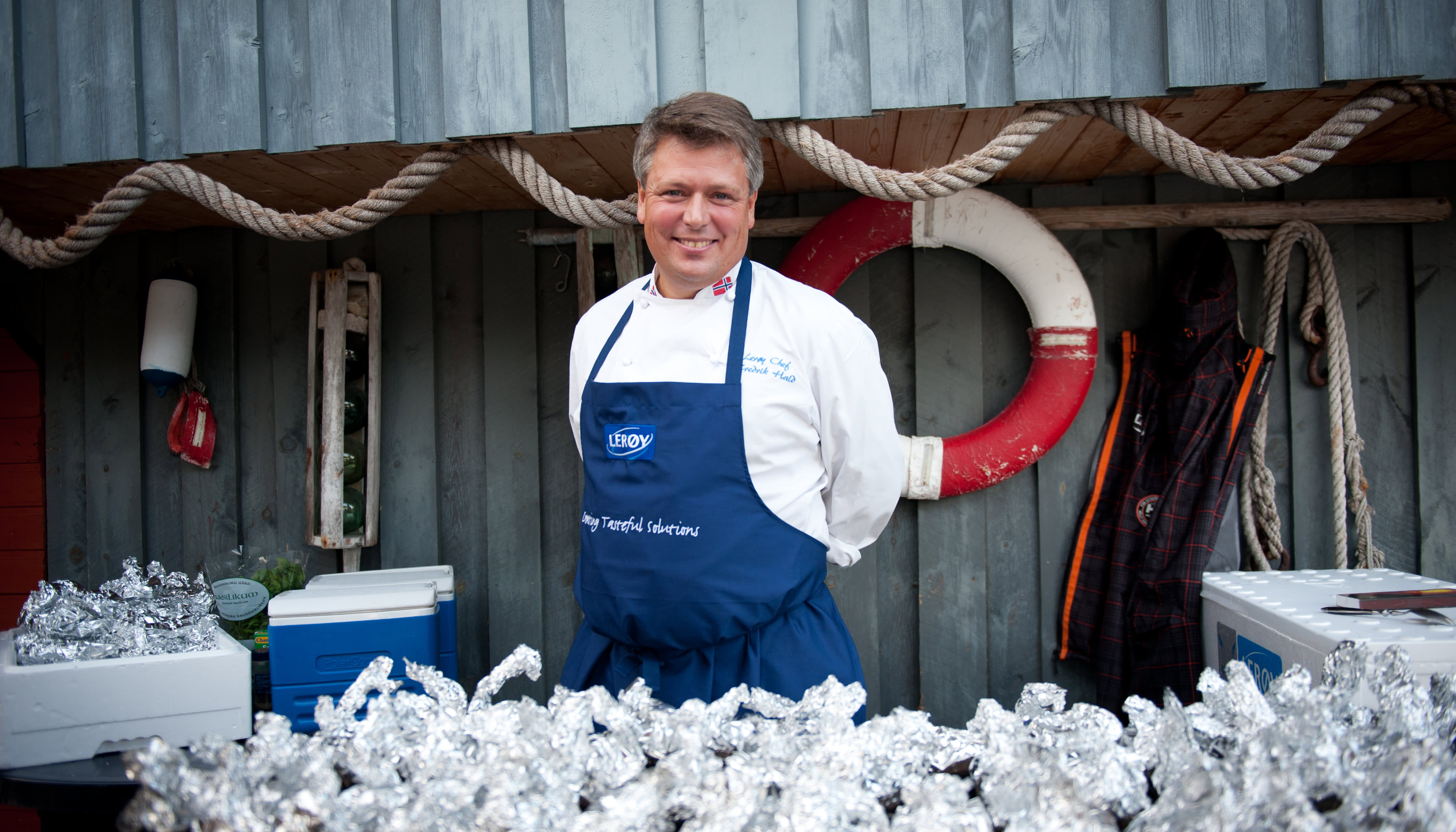 Fredrik Hald er produktsjef i Lerøy og griller fisk året rundt.