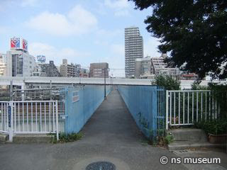 芋坂跨線橋