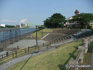 アリスの広場