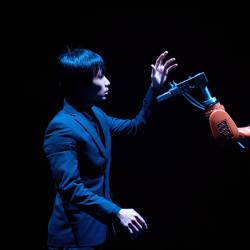 HUANG YI & KUKA