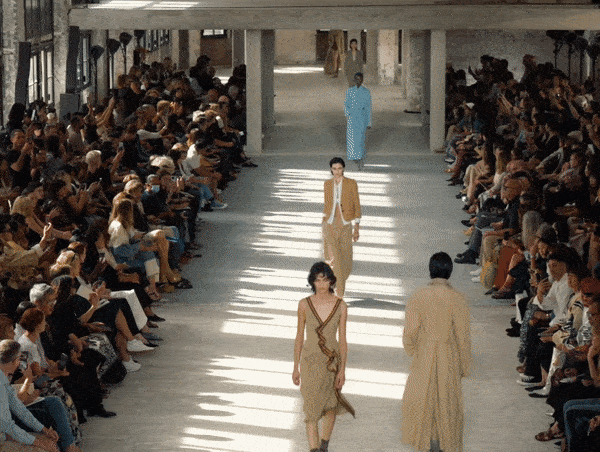 Versace Fall Winter 2022 Women's Fashion Show