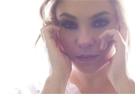 Claudia Junge presents "Anymore"