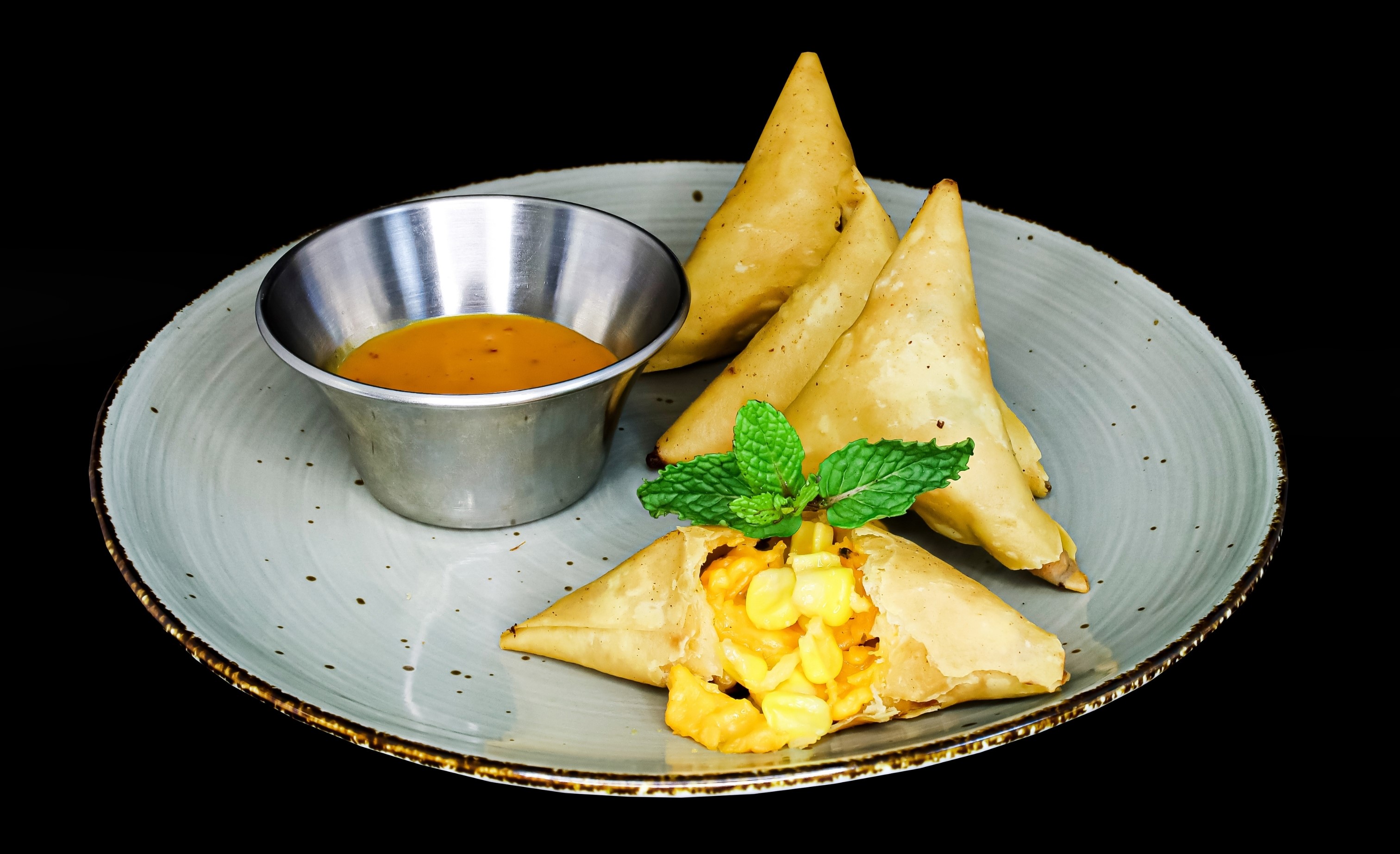 Cheese & Sweetcorn Samoosas (4pcs)