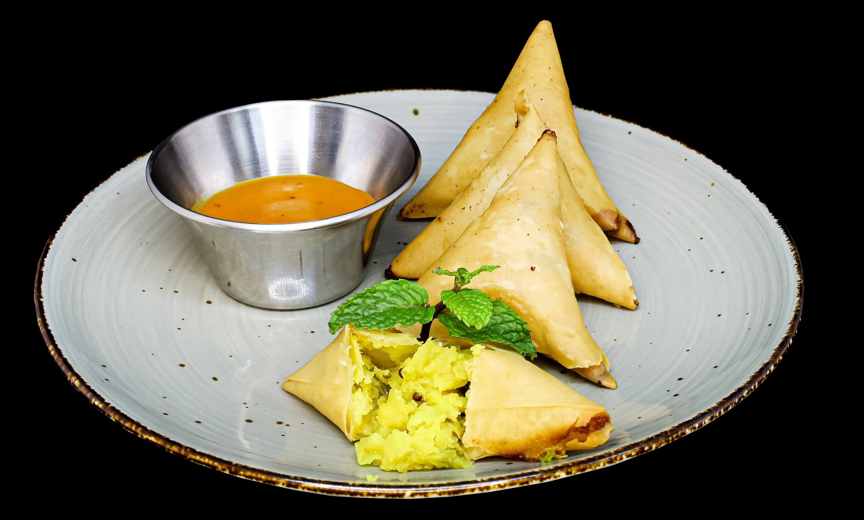 Yellow Potato Samoosas (4pcs)