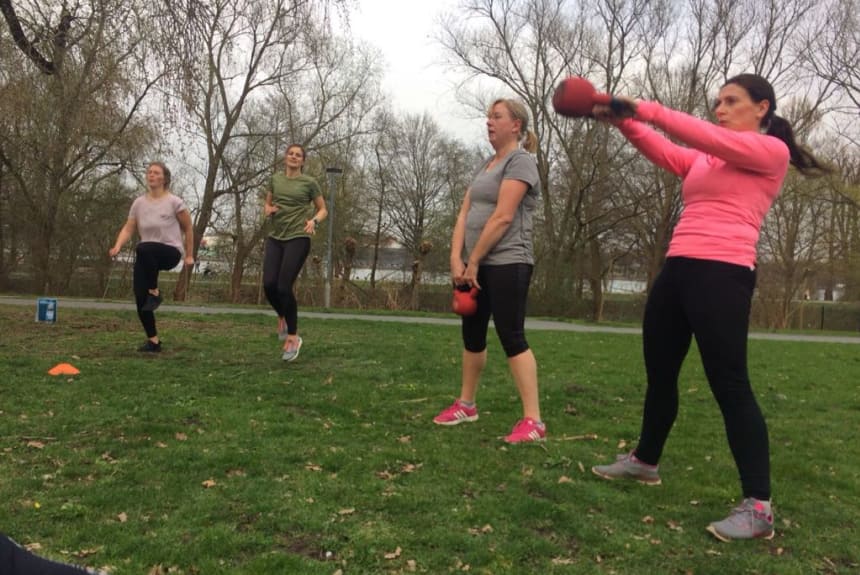 Fitnessstudio Hannover Kettlebell Swings und High Knees