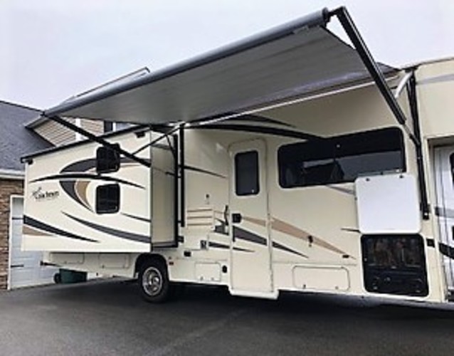 motorhome with outdoor entertainment center in bristol