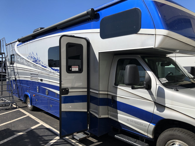 spacious, modern, eight-person camper