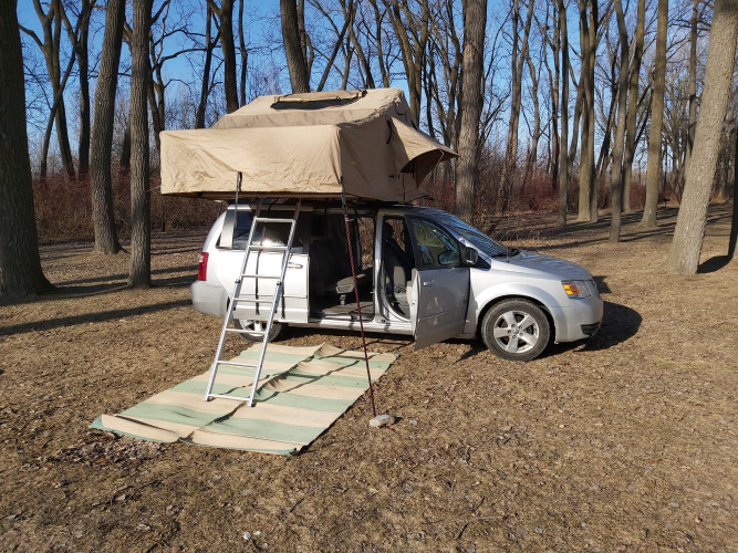 Tent Camper Minivan - Grand Caravan with SmittyBilt 4 Person Roof-top Tent