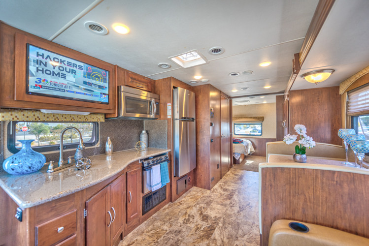 rv rentals in las vegas | well-appointed and plush trailer