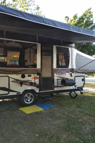 well-ventilated, airy trailer