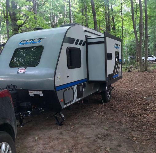 motorhomes for rent ontario | cozy and sleek rv for small groups