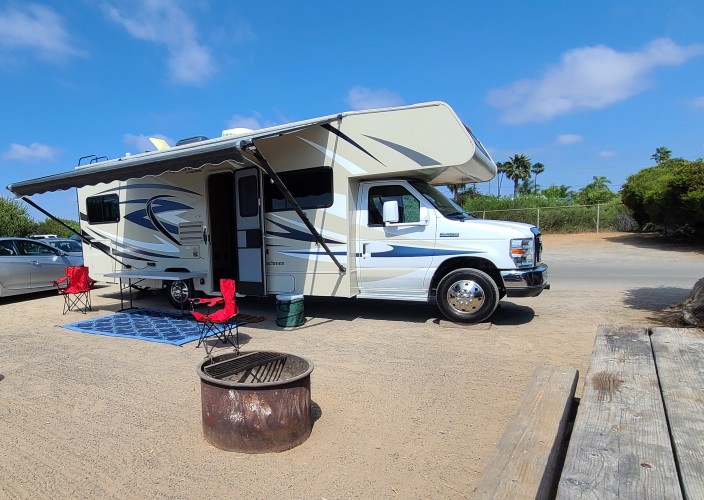 2016 Coachmen Leprechaun - Sleeps 8