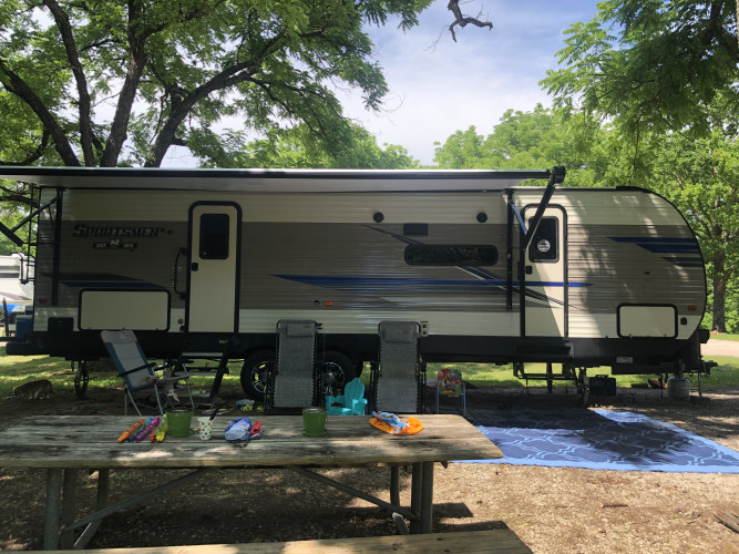 rv rental springfield mo | cozy trailer with an outdoor kitchen