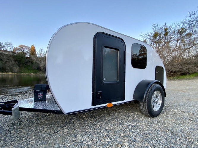 lightweight teardrop camper with portable burner