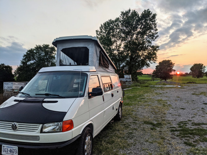 Fully-stocked VW Eurovan Poptop Camper