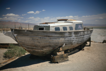abandond, decaying boat