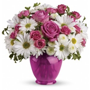 Teleflora&#39;s Pink Daisy Delight flower arrangement