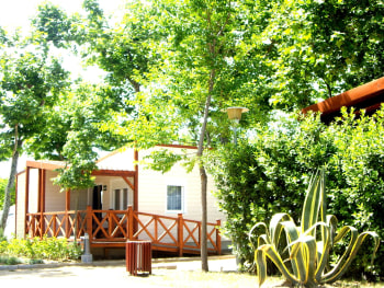 Cabin at Camping La Todera, Barcelona. Golfing holiday in Spain? Sí.