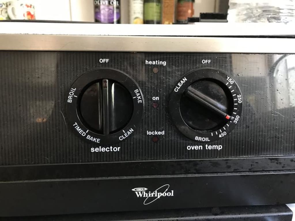 Replacement knob at left, original at right. Replacement knob at left, original at right.