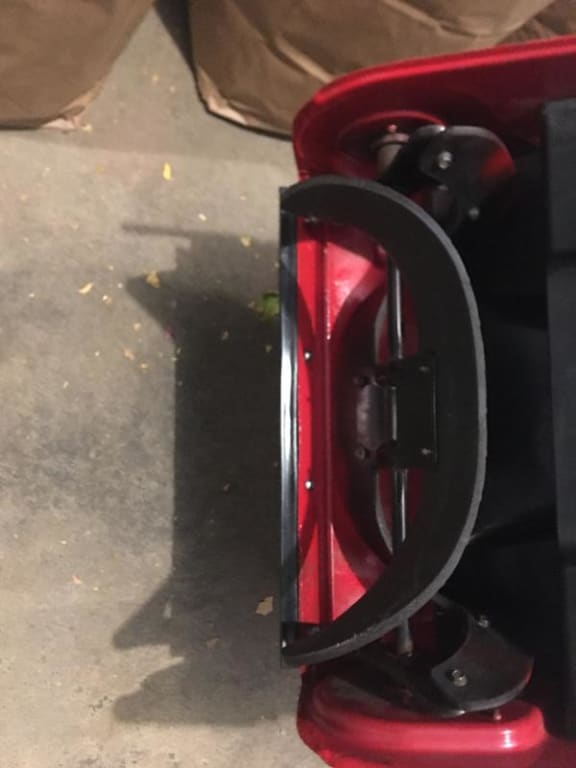 Close-up of installed blade. Close-up of installed blade.