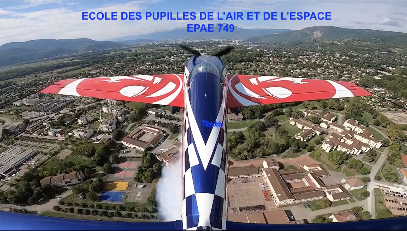 le mot titre incrusté dans l'image n'a pas été supprimé !!!!