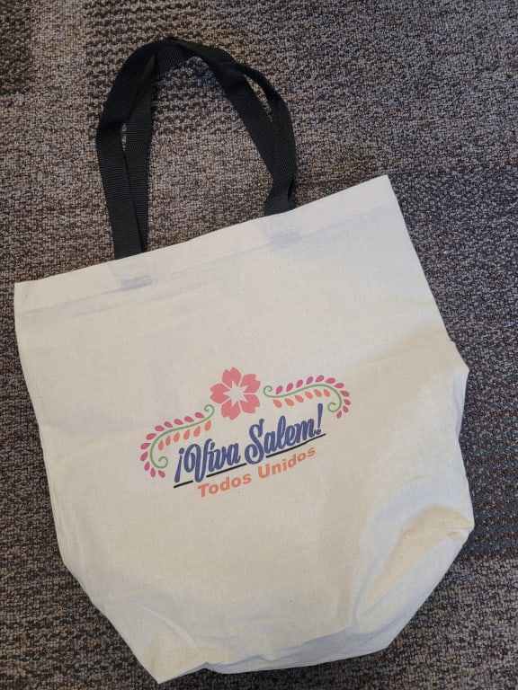Lovely tote bag with plenty of inside space.