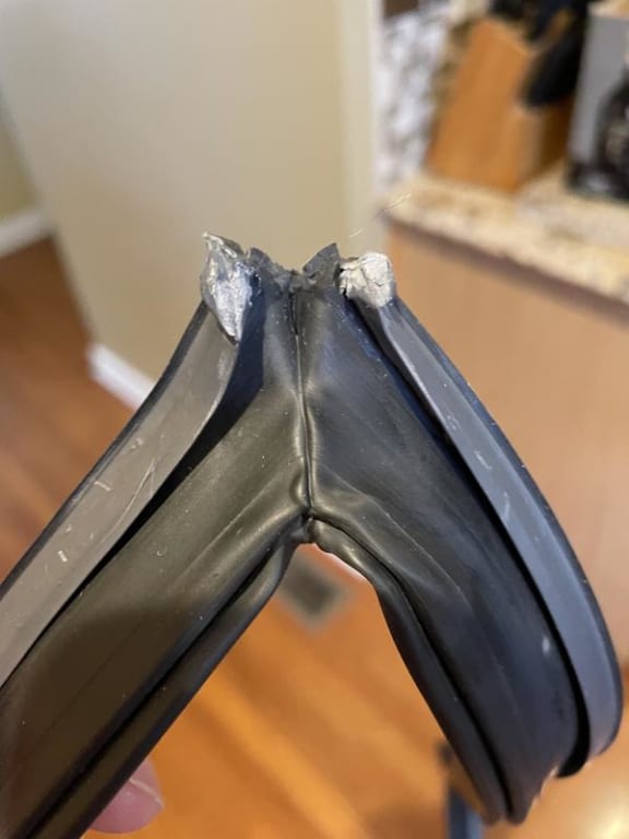I wonder if these (two our of four) tears have something to do with it (shipped this way) I wonder if these (two our of four) tears have something to do with it (shipped this way)