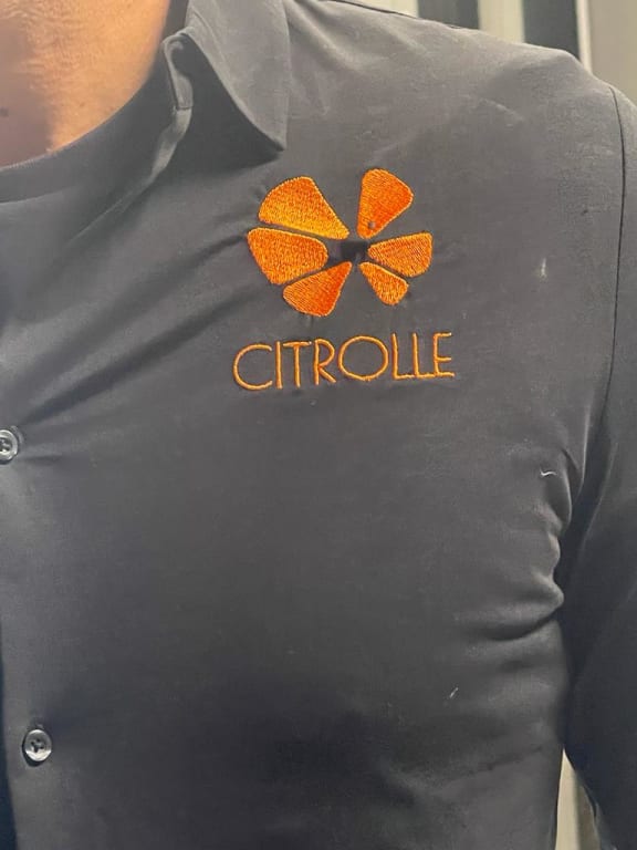 Qualità tessuto discreta, qualità personalizzazione scarsa