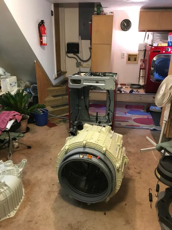 Tub assembly removed from the washer. Tub assembly removed from the washer.