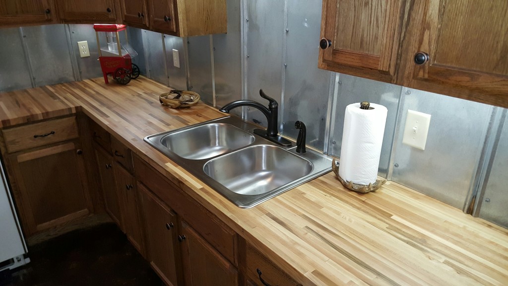 1 1/2"x 25" x12 lft maple butcher block countertop - williamsburg 1 1/2"x 25" x12 lft maple butcher block countertop - williamsburg