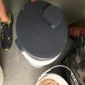 You see the opening that the lid doesn't cover.