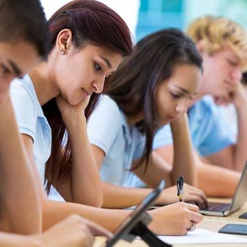 How to maintain the balance between boundaries and freedom in secondary school parenting
