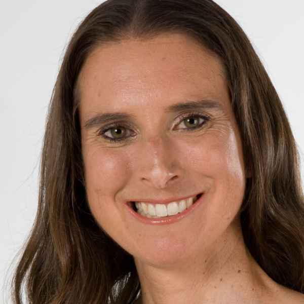 Dr Peggy Kearn