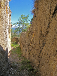 4.Maestosi resti di canalizzazioni romane in bassa Val di Cogne, il cui utilizzo agricolo non è affatto sicuro.