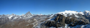 20-a - Du sommet de la Roisette, vue panoramique de la série de charriages entre Mont Rose et Cervin.
