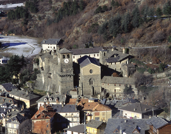 Il complesso della Prevostura con la trifora gotica della cappella mortuaria di Ibleto di Challand