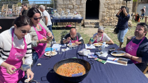 Arròs i sardanes a l'aplec de Cinc Claus