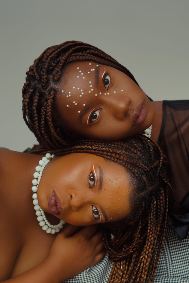 2Nola-Black-Editorial-I-Pearls-Snowflakes-768×1152