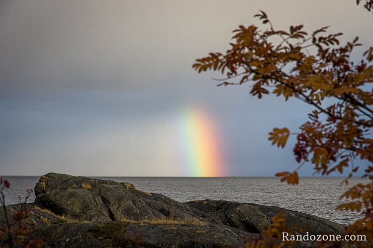 Arc en ciel dans les îles Lofoten
