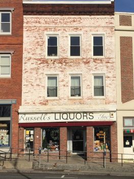 Russell’s Liquors