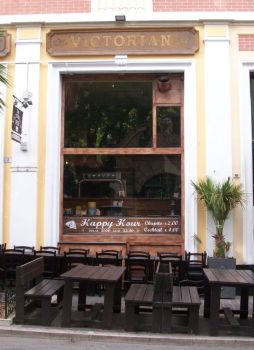 The Victorian Pub Alassio (Beer Drink Hamburger)