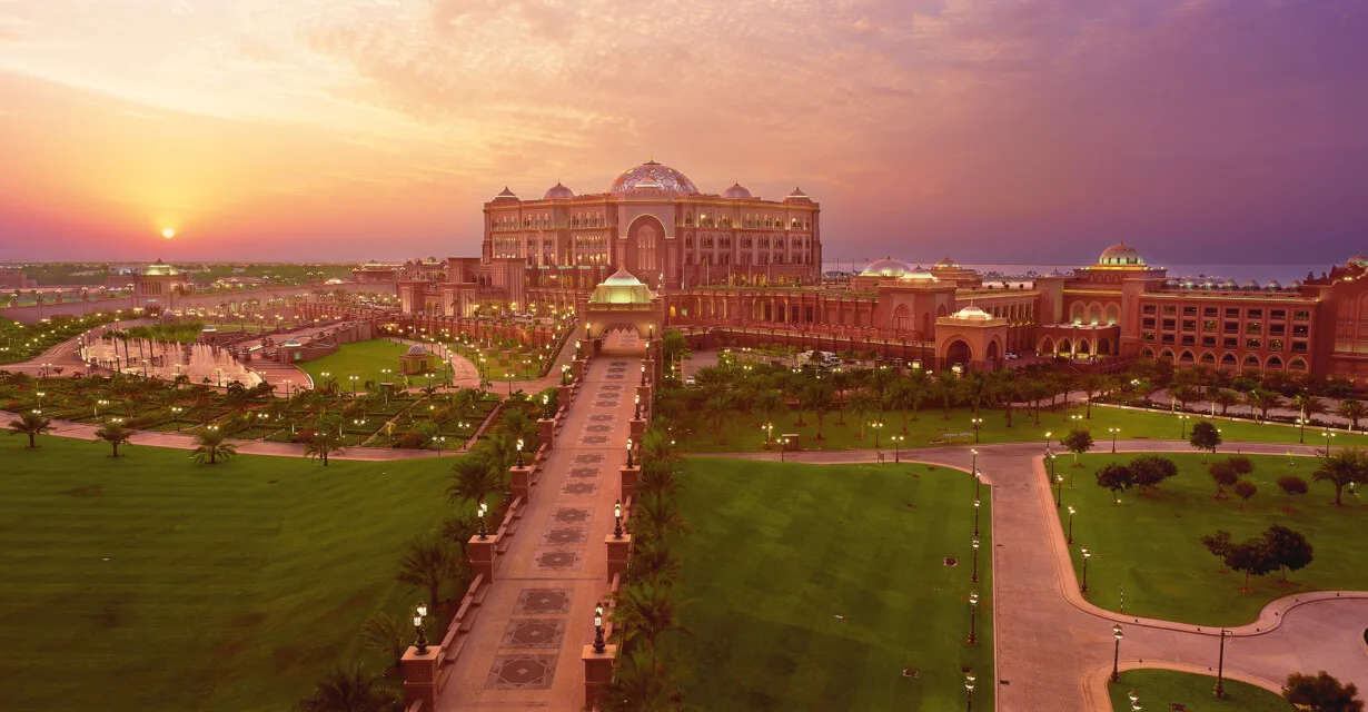 Hero Image Explore the Beauty of Abu Dhabi: Top 5 Tourist Attractions to Visit