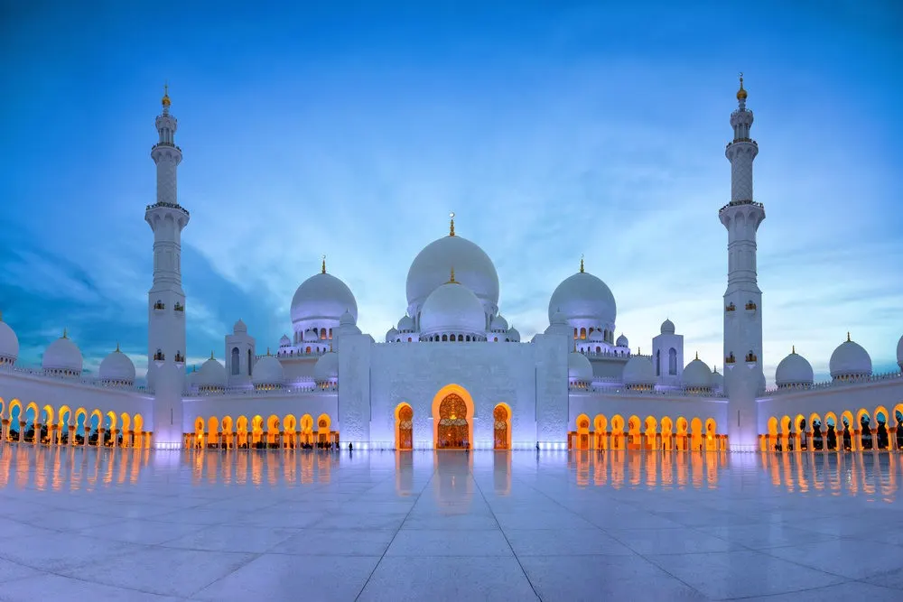 Sheikh Zayed Mosque y6e10e Explore the Beauty of Abu Dhabi: Top 5 Tourist Attractions to Visit
