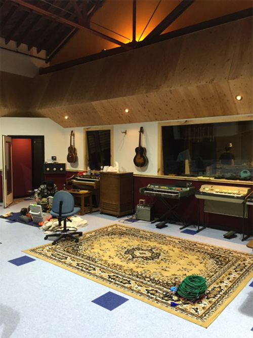 Tiny Telephone Oakland's sizeable live room with 23' ceilings