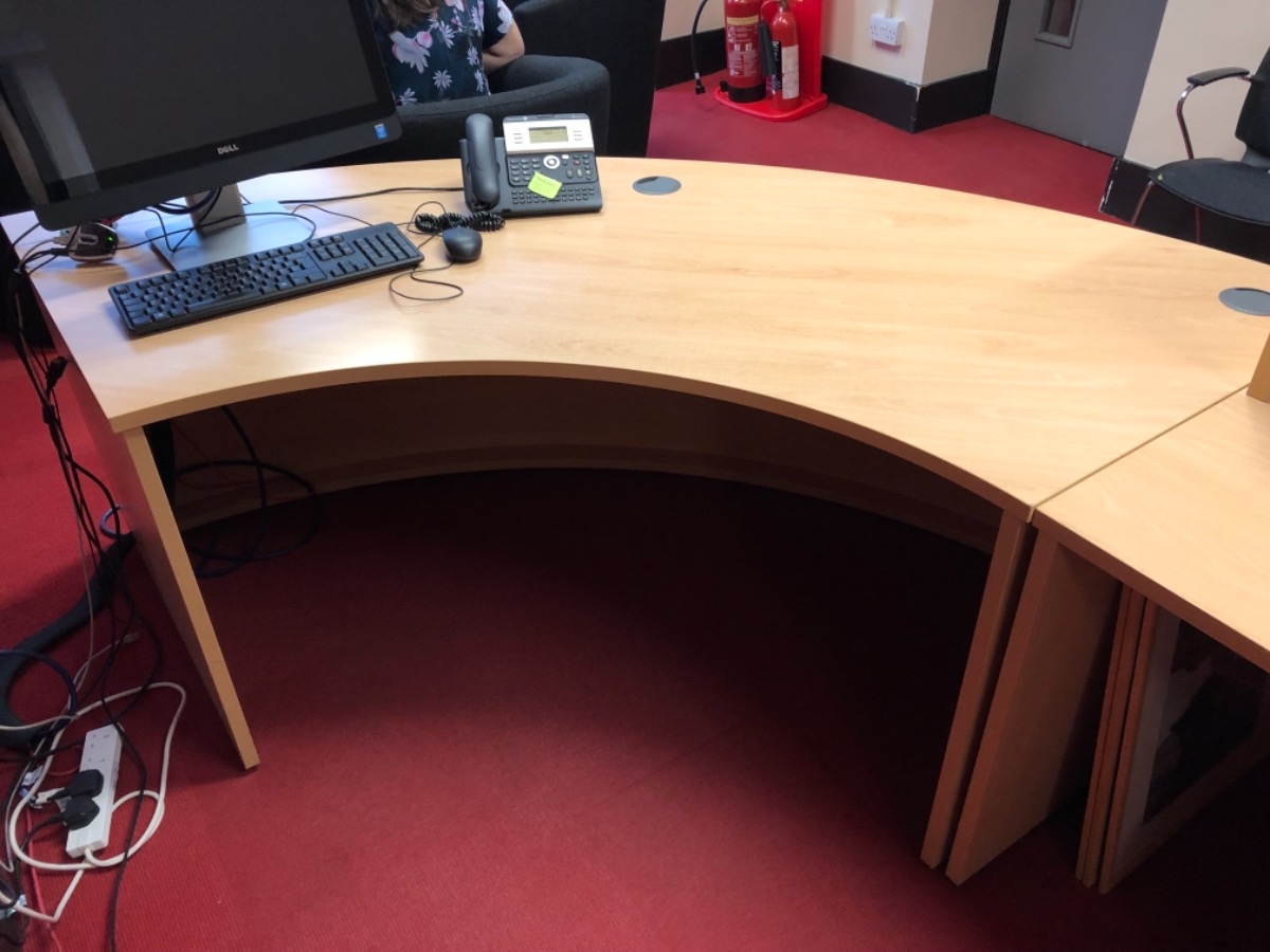 Curved Corner Desk X 0 Free Office Furniture And Equipment